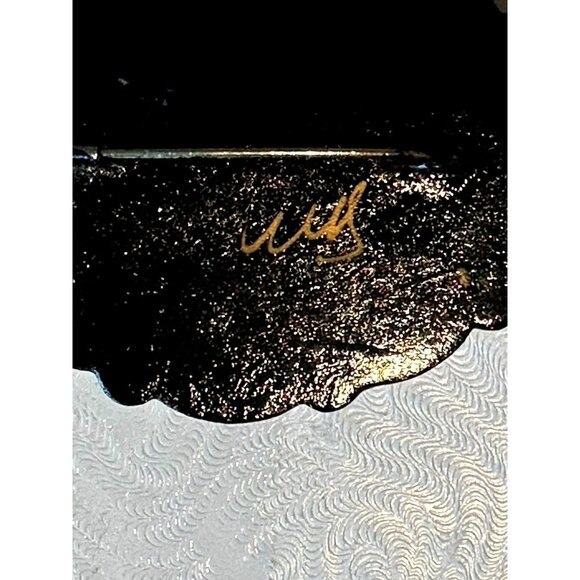 Russian Hand Crafted Enamel Lacquer Wooden Brooch Signed Gold Trimmed Mourning - Picture 3 of 5